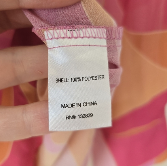 NWT Lovers + Friends Feeling Groovy Romper in Fuschia Geo Pink Small Fla… - Picture 6 of 10